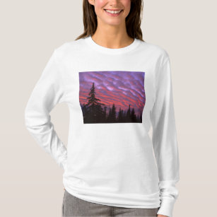 USA, Oregon, Three Sisters Wilderness, Vivid T-Shirt
