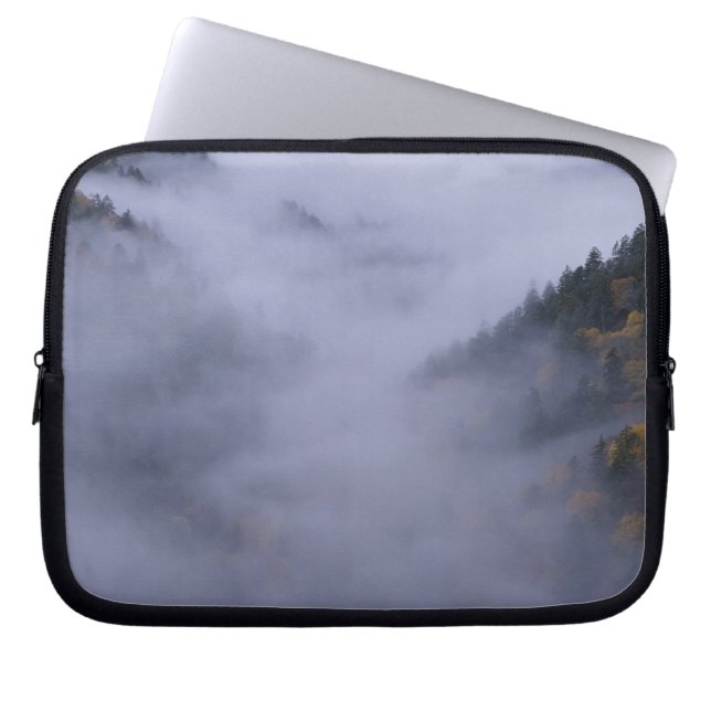USA, Tennessee. Great Smokey Mountains National Laptop Sleeve (Front)