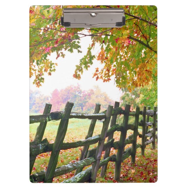 USA, Vermont. Fence under fall foliage. Clipboard (Front)