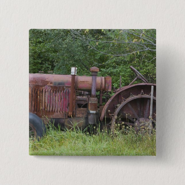 USA, Vermont, MANCHESTER: Antique Farm Tractor 15 Cm Square Badge (Front)