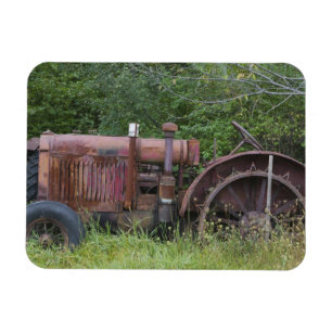 USA, Vermont, MANCHESTER: Antique Farm Tractor Magnet