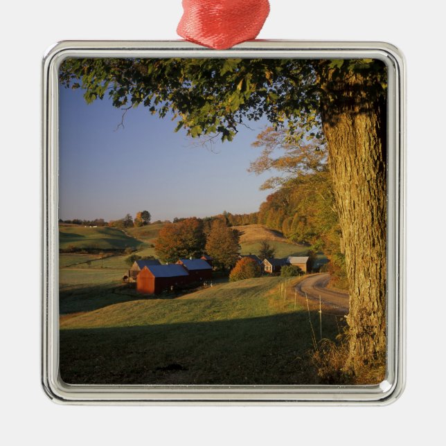 USA, Vermont, south Woodstock, Jenne Farm at Metal Tree Decoration (Front)