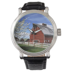 USA, Washington, Ellensburg, Barn Watch