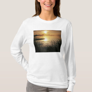 USA, Washington, Lopez Island, Morning fog on T-Shirt