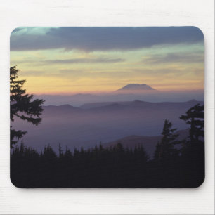 USA, Washington. Mount St. Helens seen through Mouse Mat