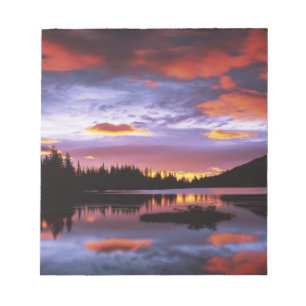 USA, Washington, Mt. Rainier National Park, Notepad