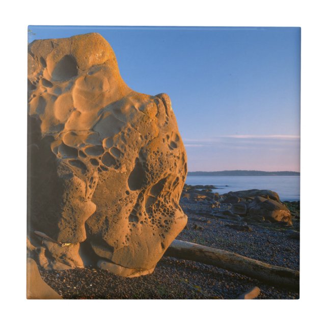 USA, Washington, Orcas Island, Boulder Tile (Front)