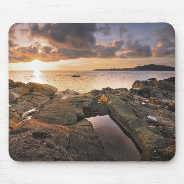 USA, Washington, San Juan Islands.  A dramatic 2 Mouse Mat (Front)