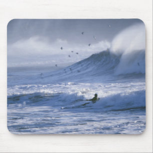 USA, Washington State, La Push. Man kayak Mouse Mat
