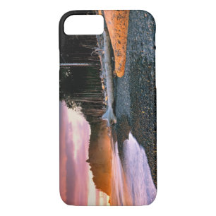 USA, Washington State, Olympic NP. Waves lap the iPhone 8/7 Case
