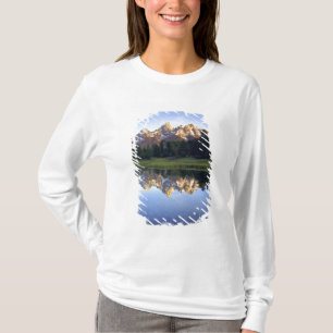 USA, Wyoming, Grand Teton National Park. Grand T-Shirt