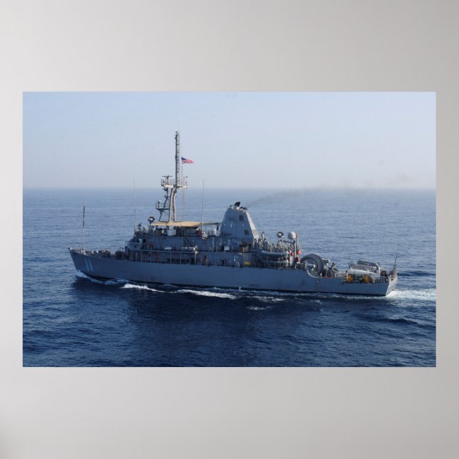 USS Gladiator (MCM 11) Poster (Front)