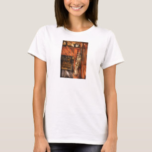 Utensils - Garlic and Spoons T-Shirt