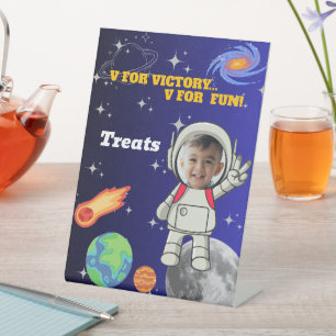 V For Victory Astronaut Boy Birthday Treats Pedestal Sign