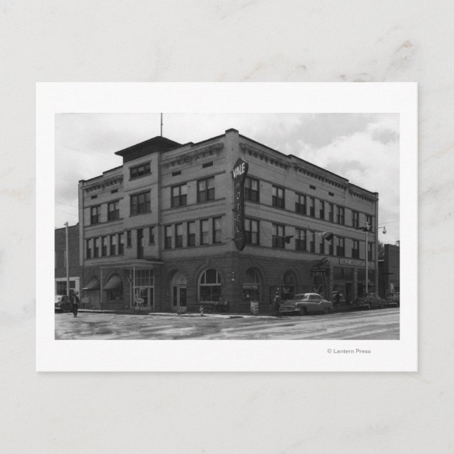 Vale, Oregon View of Hotel Vale Photograph Postcard (Front)