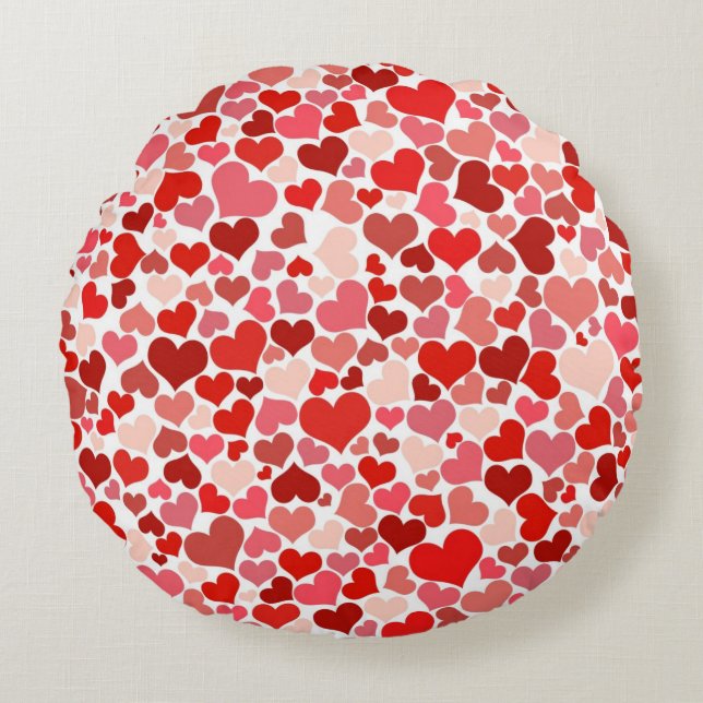 Valentines Day Love Red Hearts Round Cushion (Front)