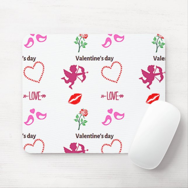 Valentine's day pattern on white mouse mat (With Mouse)
