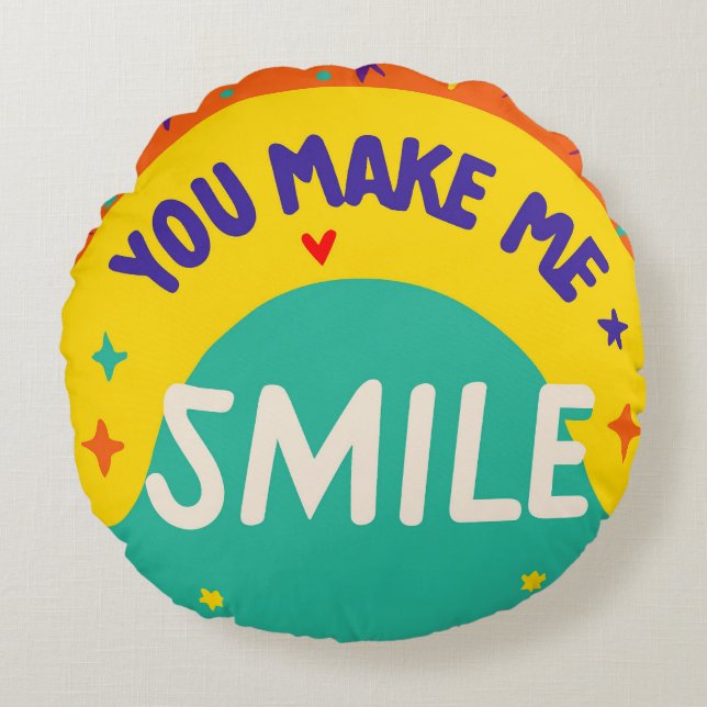 Valentine's Day quote "You make me smile" Round Cushion (Front)