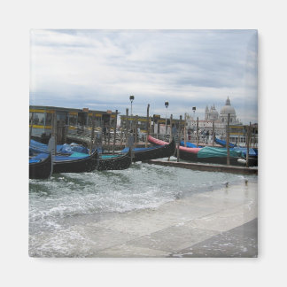 Venetian gondolas magnet