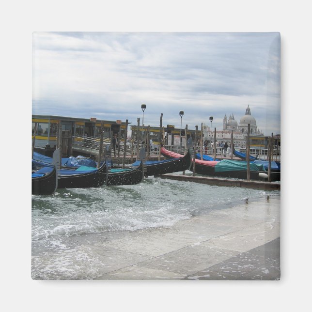 Venetian gondolas magnet (Front)