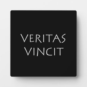 Veritas vincit plaque