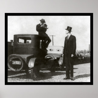 Very Tall Man and a Photographer 1922 Poster