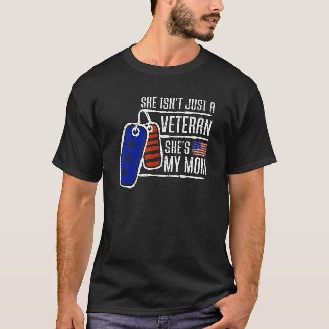 Veteran She's My Mom USA Flag Proud American Veter T-Shirt (Front)