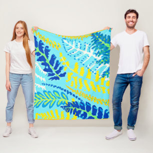 Vibrant Floral Design Fleece Blanket