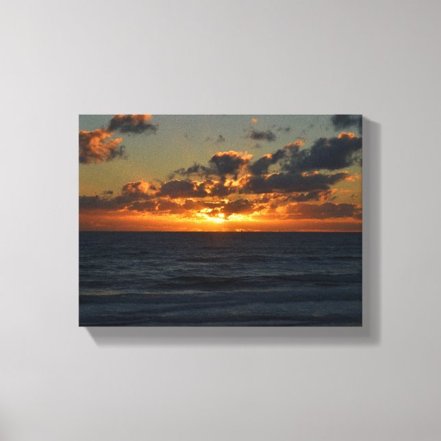 Vibrant sunrise over the ocean canvas print (Front)