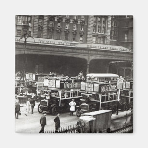 Victoria Station, 1920s Magnet