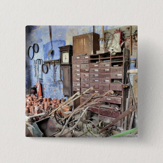 VICTORIAN ENGLAND 15 CM SQUARE BADGE (Front)