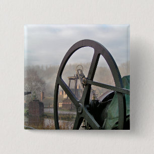 VICTORIAN ENGLAND 15 CM SQUARE BADGE