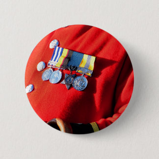 VICTORIAN ENGLAND 6 CM ROUND BADGE
