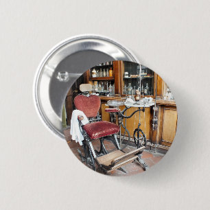 VICTORIAN ENGLAND 6 CM ROUND BADGE