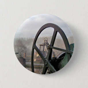 VICTORIAN ENGLAND 6 CM ROUND BADGE