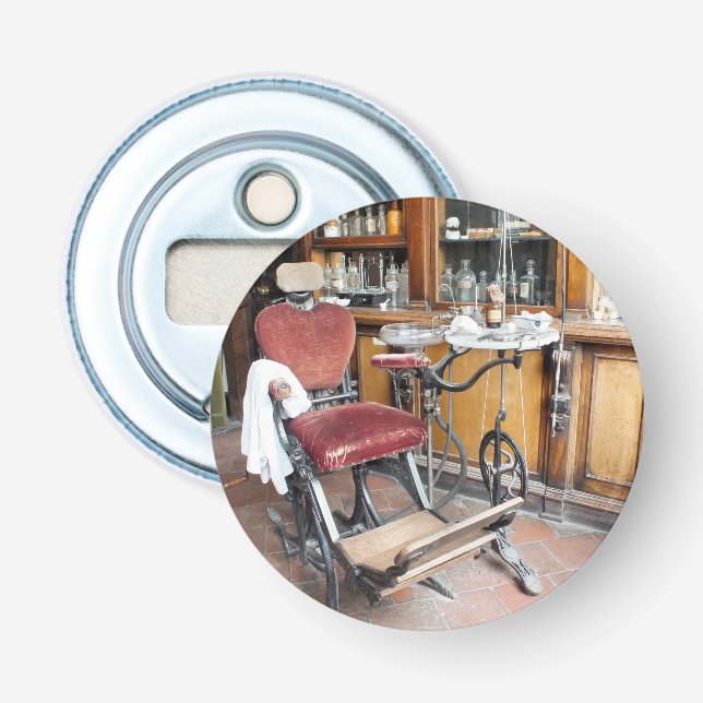 VICTORIAN ENGLAND BOTTLE OPENER (Front)