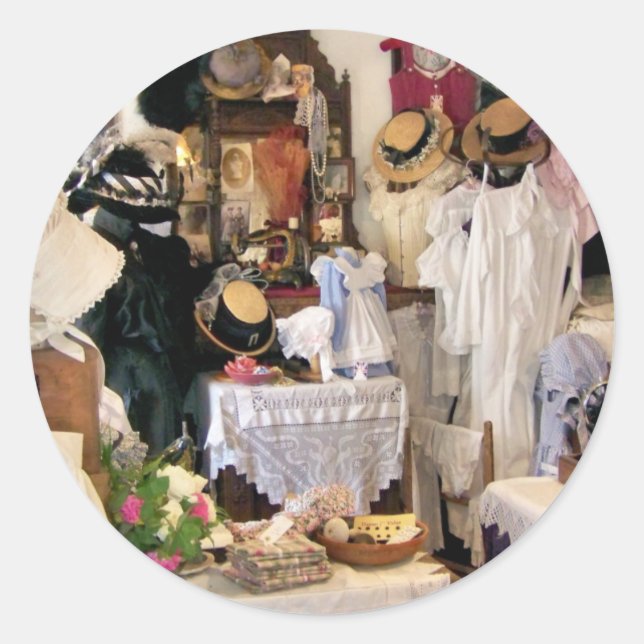 VICTORIAN ENGLAND CLASSIC ROUND STICKER (Front)