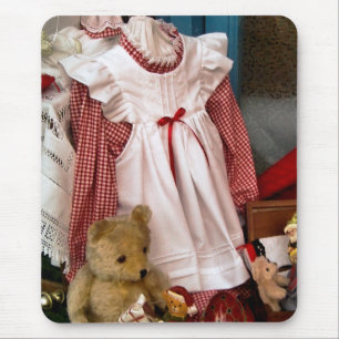 VICTORIAN ENGLAND MOUSE MAT