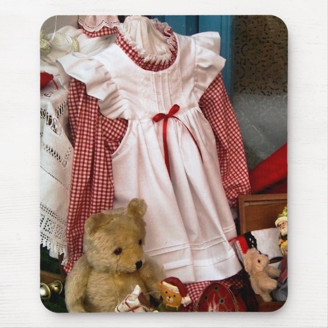 VICTORIAN ENGLAND MOUSE MAT (Front)