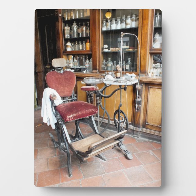 VICTORIAN ENGLAND PLAQUE (Front)