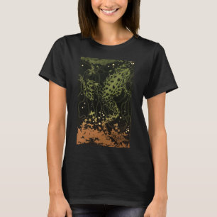 Victorian Era Goblincore Frog Swimming in Moss T-Shirt