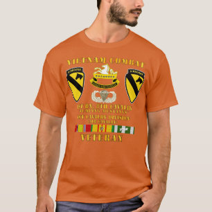Vietnam Combat Vet w 1st Bn 8th Cav 1st Cav Div Ju T-Shirt