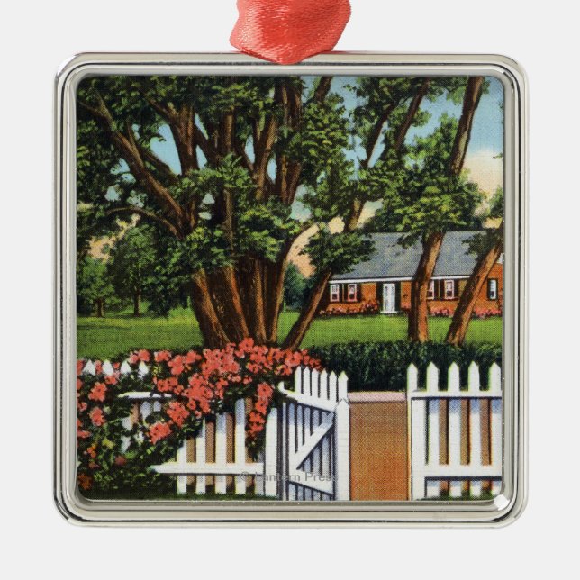 View of a Quaint Residence Metal Tree Decoration (Front)