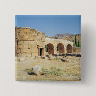 View of a triumphal arch 15 cm square badge