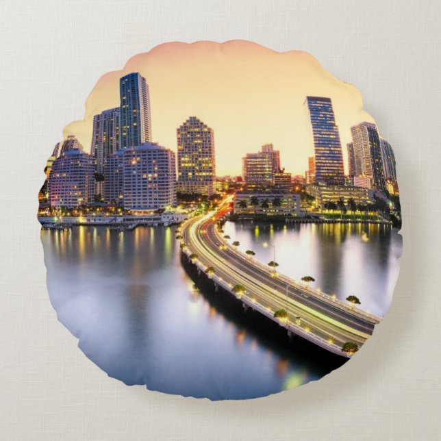 View of Mandarin Oriental Miami with reflection Round Cushion (Front)
