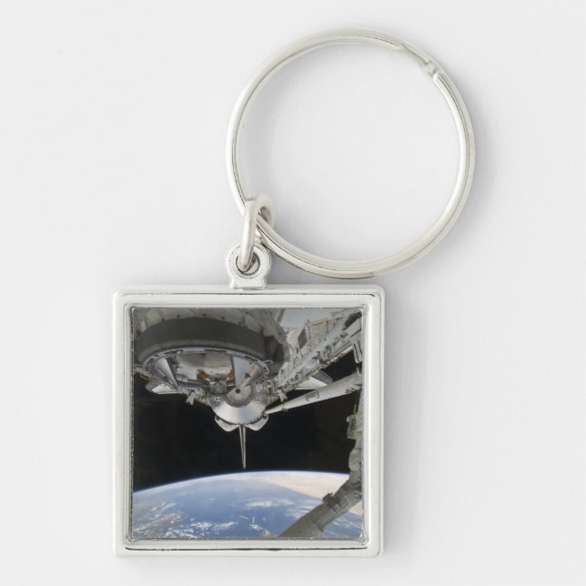 View of Space Shuttle Discovery Key Ring (Front)