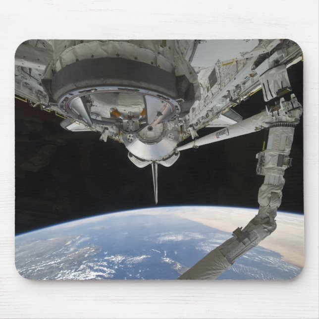 View of Space Shuttle Discovery Mouse Mat (Front)