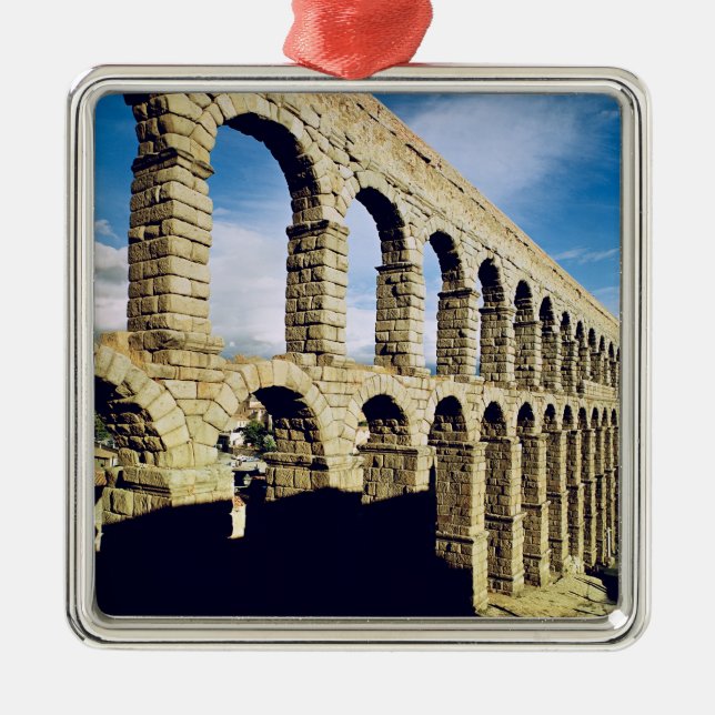 View of the aqueduct metal tree decoration (Front)