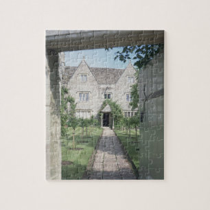 View of the front of the house (photo) jigsaw puzzle