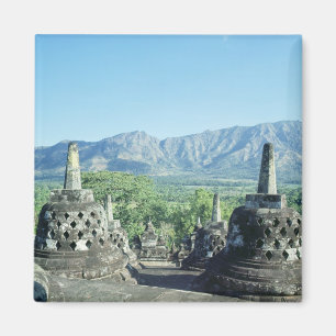 View of the three circular terraces magnet